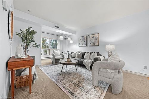 410-500 Westmount Rd W, Kitchener, ON, N2M5M9 | Card Image