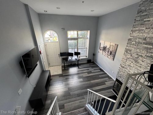 48-1 W Village Ln, Dearborn, MI, 48124-2232 | Card Image