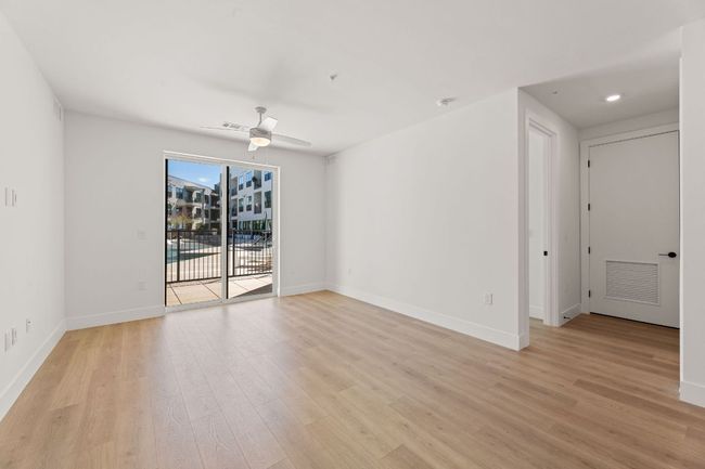 UNIT-426 - 1701 Simond Ave, Condo with 2 bedrooms, 2 bathrooms and 2 parking in Austin TX | Image 8