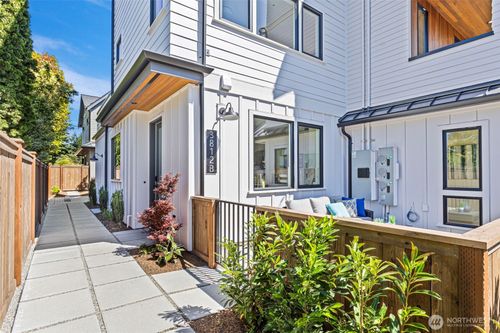 b-3812 31st Ave W, Seattle, WA, 98199-1714 | Card Image