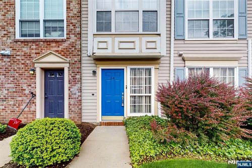 34 Howard Ct, Newark, NJ, 07103-3447 | Card Image