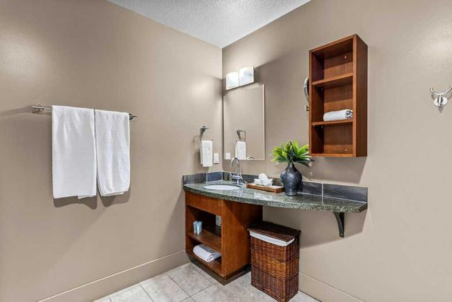 121 - 187 Kananaskis Way, Condo with 2 bedrooms, 2 bathrooms and 1 parking in Canmore AB | Image 24
