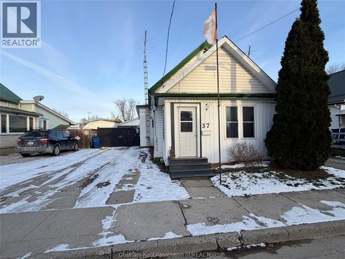 37 Foster St, Chatham, ON, N7M4N4 | Card Image