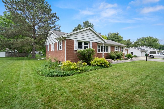 833 S Lansing St, House other with 3 bedrooms, 2 bathrooms and null parking in Mason MI | Image 50