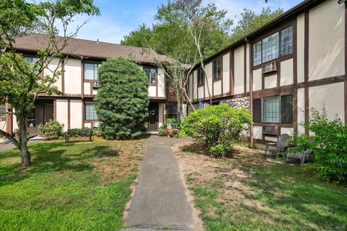 341-341 Foxwood Ln, Milford, CT, 06461-2734 | Card Image