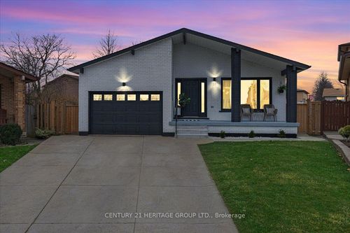 39 Pheasant Pl, Hamilton, ON, L9A4Y4 | Card Image