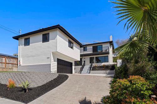 2841 Lloyd St, San Diego, CA, 92117-6029 | Card Image