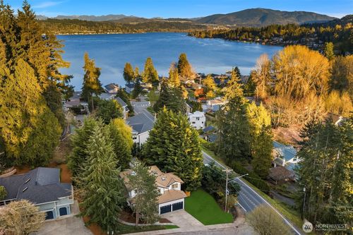 3328 168th Pl Se, Bellevue, WA, 98008-5752 | Card Image