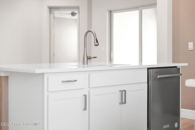 Spacious Kitchen | Image 46