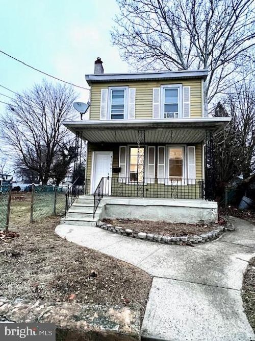 218 Cooper St, BEVERLY, NJ, 08010-1210 | Card Image