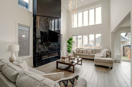 5 Samuel Avenue, Pelham, ON, L3E0G9 | Card Image