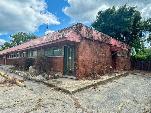 2006 Robert T Longway Blvd, Flint, MI, 48503-2197 | Card Image