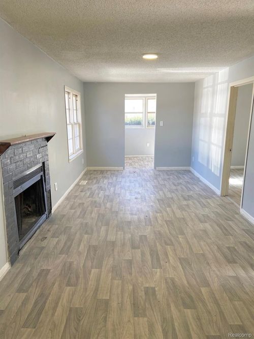 4127 Coggins Ave, Flint, MI, 48506-1915 | Card Image