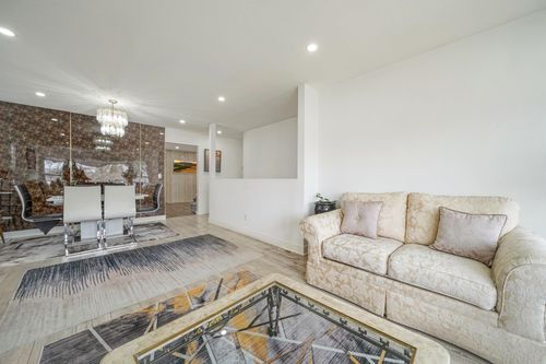 11866 98 Ave, Surrey, BC, V3V2J4 | Card Image