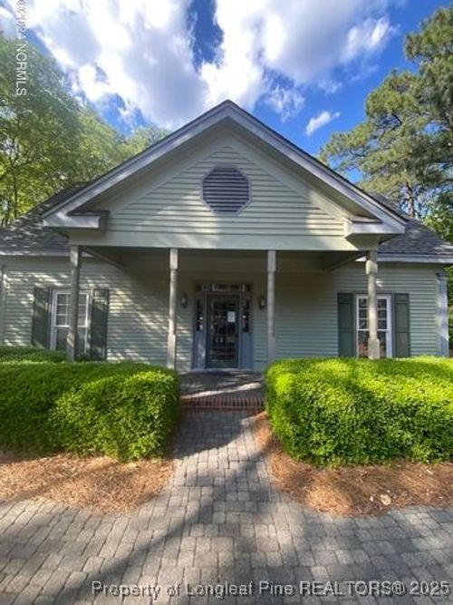 20 Parker Ln, Pinehurst, NC, 28374-7919 | Card Image