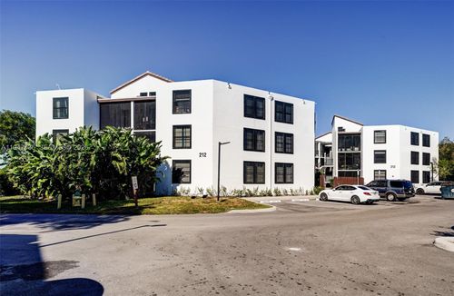 apt-207-212 Lake Pointe Dr, Oakland Park, FL, 33309-3546 | Card Image