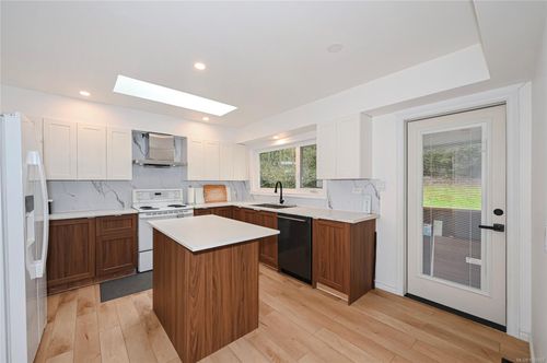 1667 Extension Rd, Nanaimo, BC, V9X1A5 | Card Image