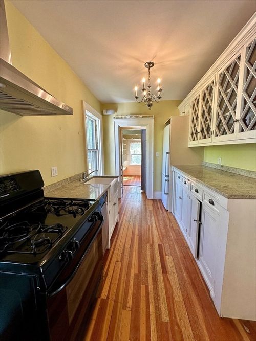 2-984 Chestnut St, Newton, MA, 02464-1102 | Card Image