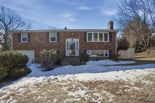 99 Goulding St, Holliston, MA, 01746-2543 | Card Image