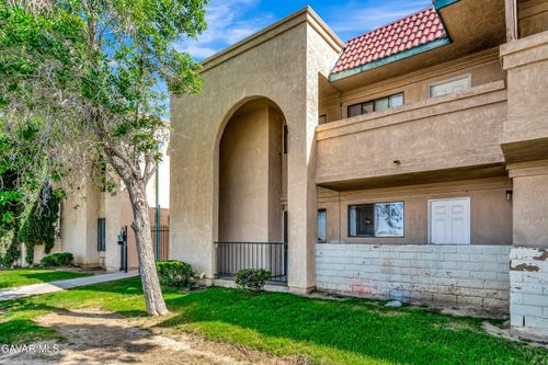 1218 E Avenue Q, Palmdale, CA, 93550 | Card Image