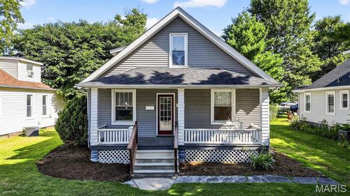 313 W Linden St, Edwardsville, IL, 62025-2051 | Card Image