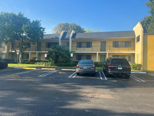 814-814 Meadows Cir, Boynton Beach, FL, 33436-8947 | Card Image
