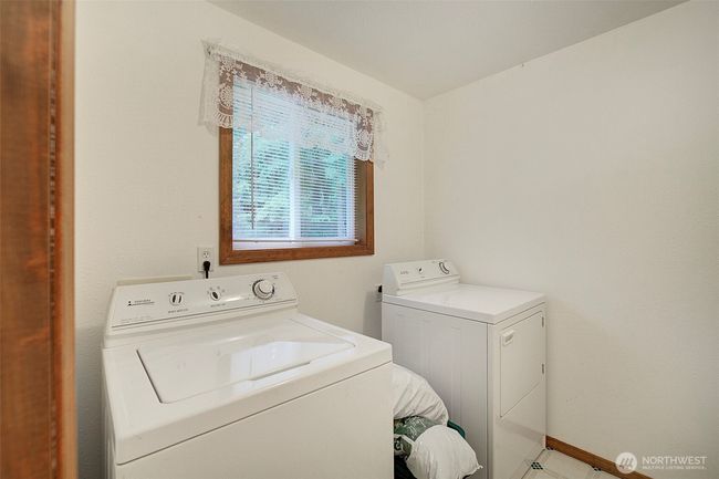 40411 Mountain Loop Hwy, House other with 2 bedrooms, 1 bathrooms and null parking in Granite Falls WA | Image 13