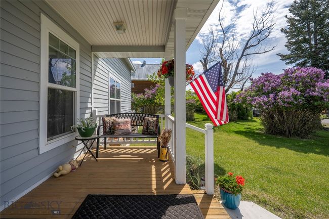 207 2 Nd St E, House other with 3 bedrooms, 3 bathrooms and null parking in Clyde Park MT | Image 8