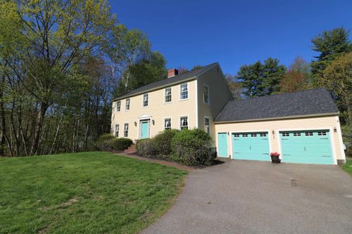 2 Blue Heron Dr, Dover, NH, 03820-9126 | Card Image