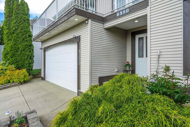8350 Peacock Place, House other with 4 bedrooms, 3 bathrooms and 6 parking in Mission BC | Image 3