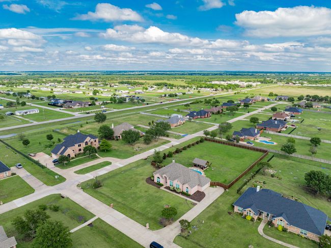 1005 Ruidoso Downs Dr, House other with 4 bedrooms, 2 bathrooms and null parking in Terrell TX | Image 6