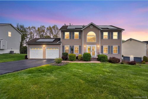 9 Silo Farm Pl, Middletown, NY, 10941-1867 | Card Image