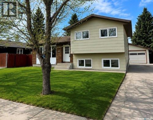 1510 Mckercher Dr, Saskatoon, SK, S7H5E1 | Card Image