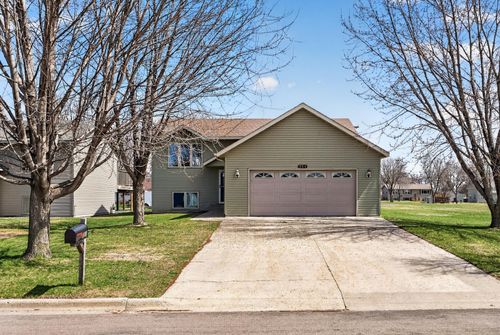 551 3rd Street S, Winsted, MN, 55395 | Card Image