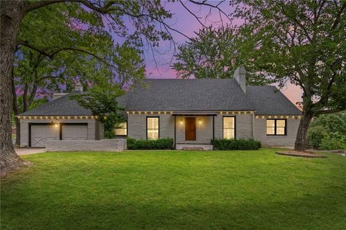 12108 Markham Rd, Independence, MO, 64052-2841 | Card Image