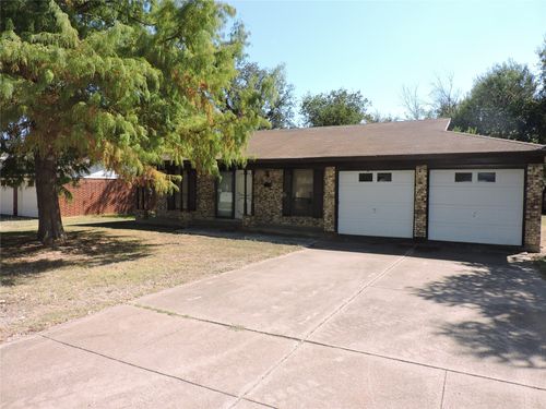 246 Ne Amy St, Burleson, TX, 76028-2724 | Card Image