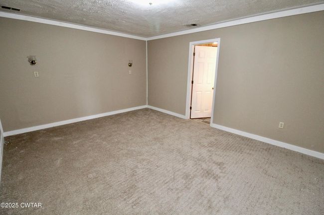 212 Southern Downs Dr, House other with 4 bedrooms, 3 bathrooms and 5 parking in Lexington TN | Image 5