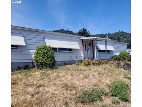 3480 Nw Broad St, Roseburg, OR, 97471-6707 | Card Image