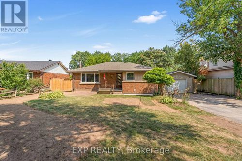 1986 Stanley Ave, Niagara Falls, ON, L2E4Z4 | Card Image