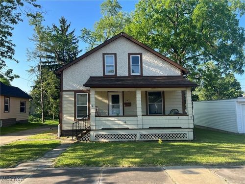 14 Elm St, Bedford, OH, 44146-2747 | Card Image