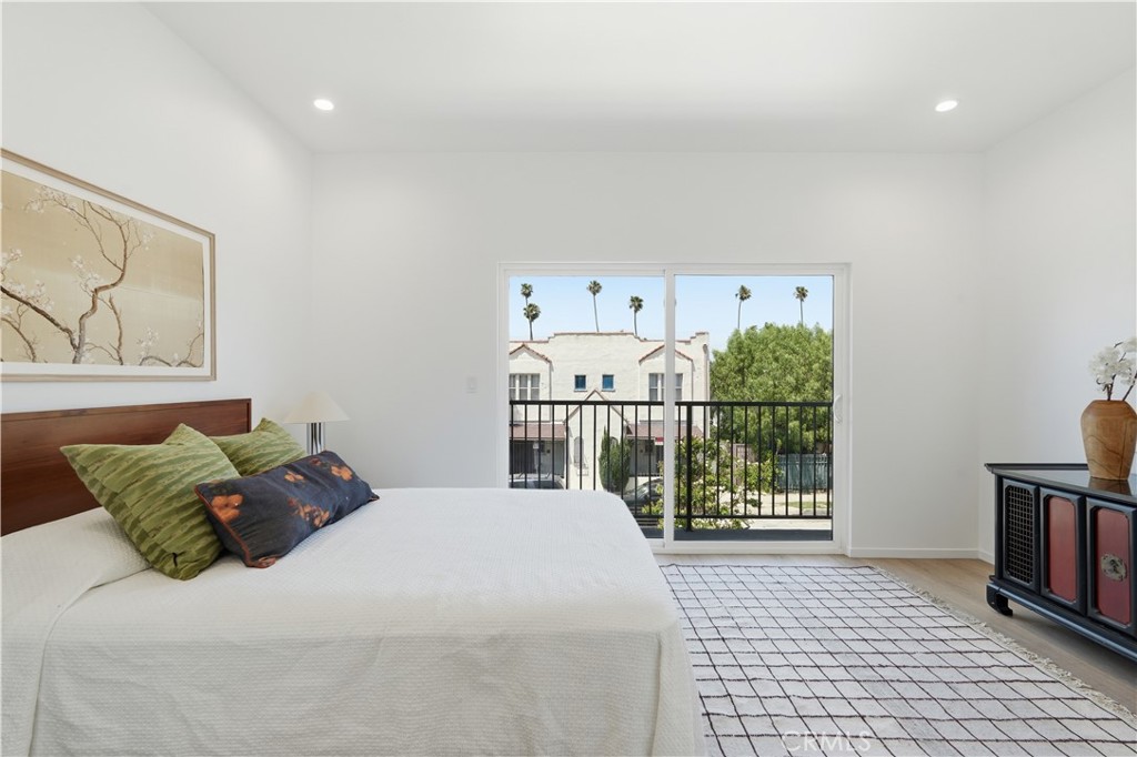 Residential Lease in Los Angeles 3