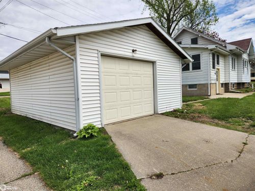 1011 Harding St, Tama, IA, 52339-1409 | Card Image