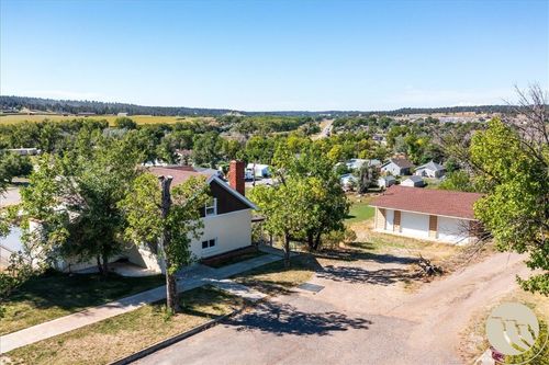 328 3rd Ave W, Roundup, MT, 59072-2718 | Card Image