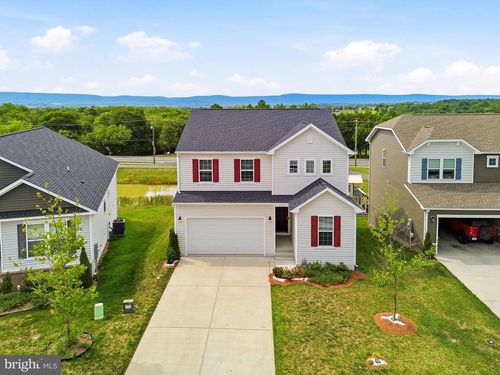 102 Curtain Fall Dr, MIDDLETOWN, VA, 22645-9606 | Card Image