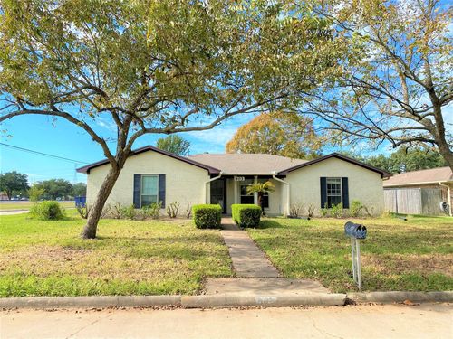 803 Dogwood St, Katy, TX, 77493-2232 | Card Image