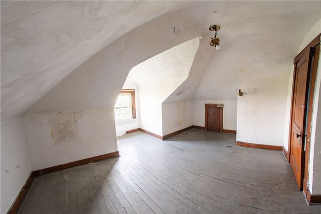 Attic | Image 19