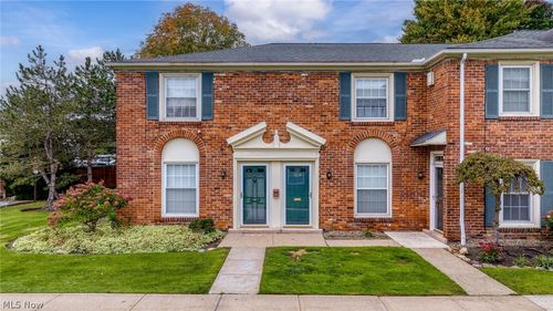 5616 Chelmsford Dr, Lyndhurst, OH, 44124-4007 | Card Image