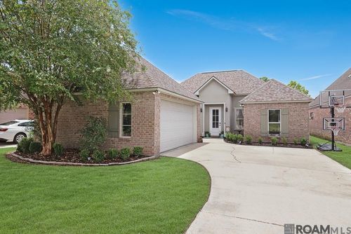 10522 Springtree Ave, Baton Rouge, LA, 70810-7768 | Card Image