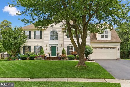 27 Penn Pl, Forked River, NJ, 08731-1601 | Card Image