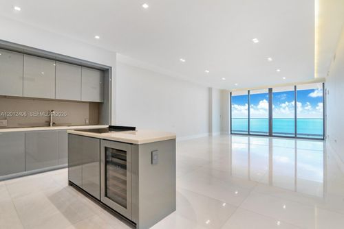 3803-18975 Collins Ave, Sunny Isles Beach, FL, 33160-2300 | Card Image